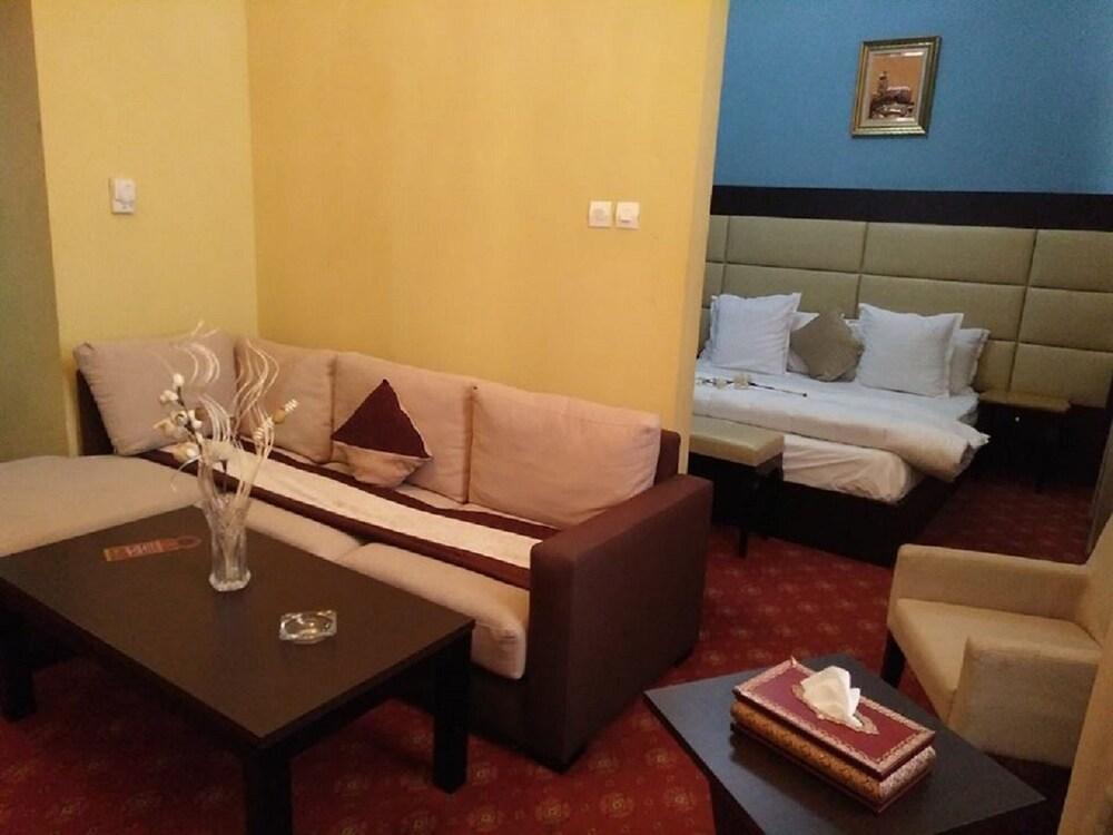 Hotel Les Zianides Tlemcen Bagian luar foto