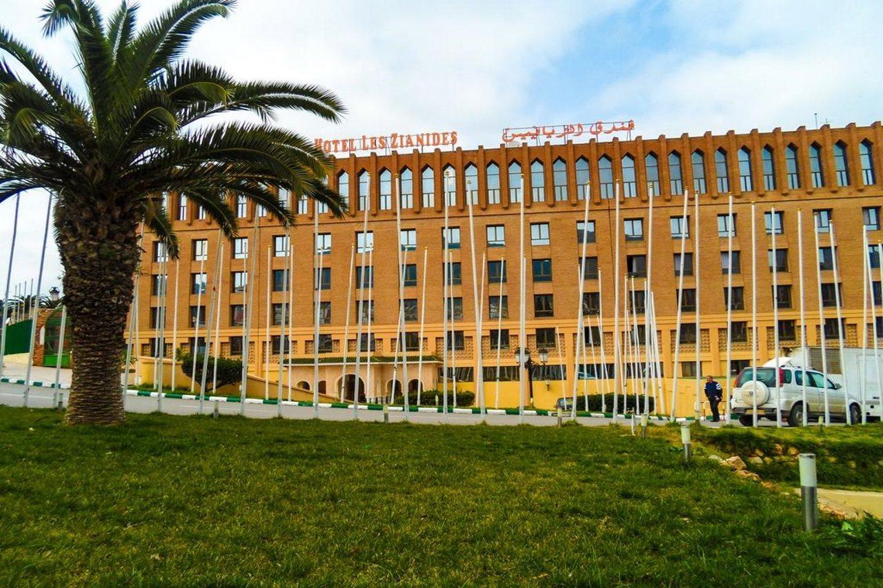 Hotel Les Zianides Tlemcen Bagian luar foto