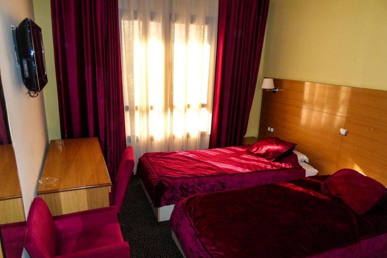 Hotel Les Zianides Tlemcen Bagian luar foto