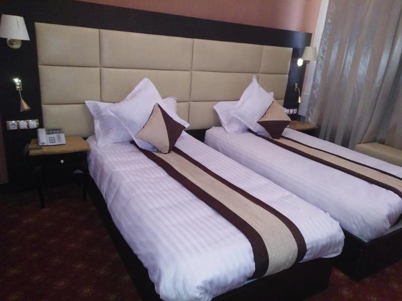 Hotel Les Zianides Tlemcen Bagian luar foto
