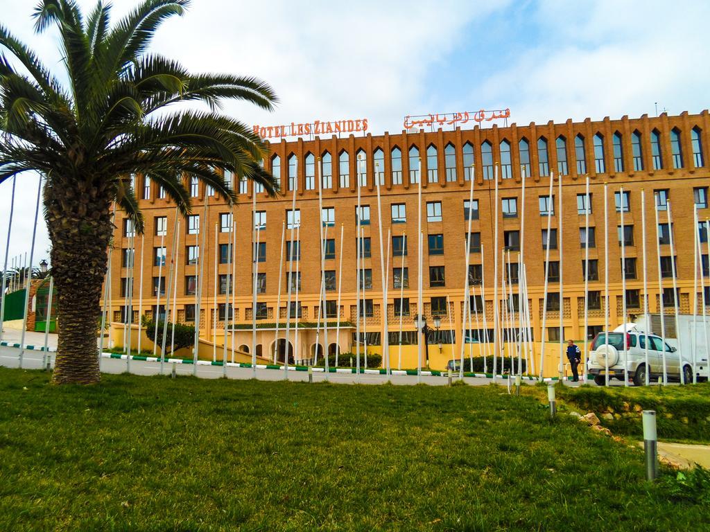 Hotel Les Zianides Tlemcen Bagian luar foto