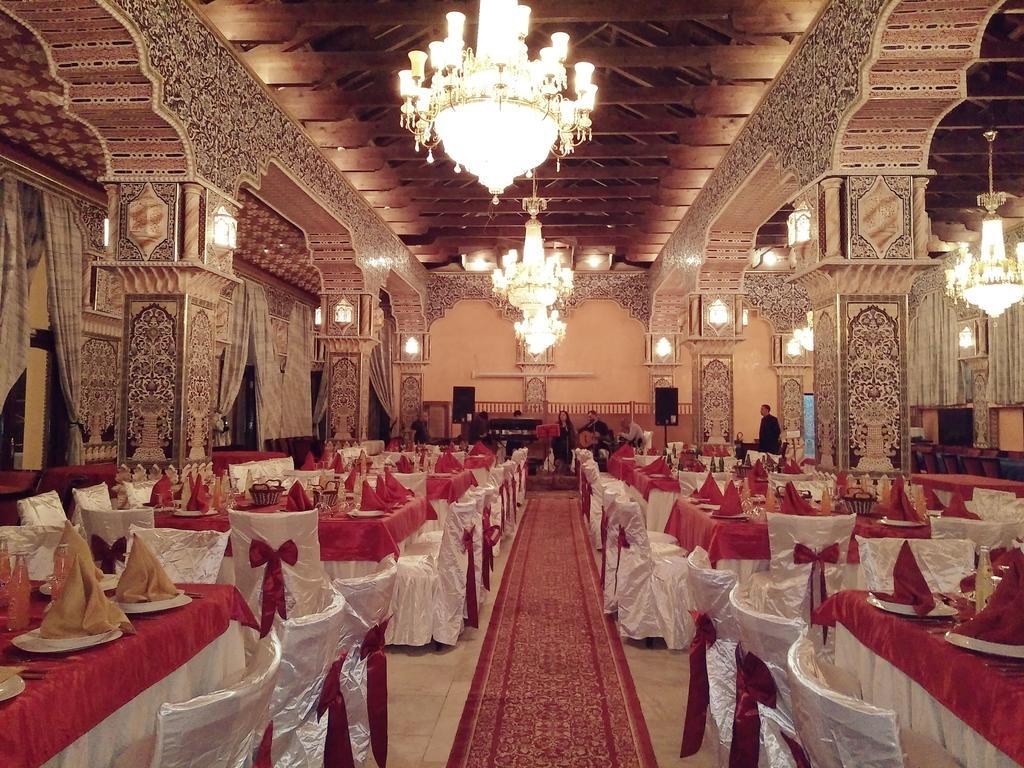 Hotel Les Zianides Tlemcen Bagian luar foto